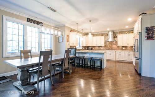 6042 Leader Ave, Chicago, IL 60646-5628