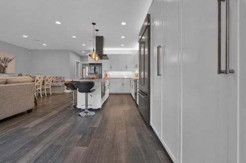 15 Eleanor St, Pittsburgh, PA 15203-2405