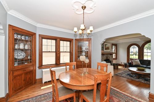 5040 Shoreland Ave, Milwaukee WI  53217-5539 exterior