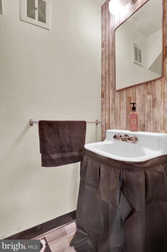 839 Hilton Dr, Lancaster PA  17603-5835 exterior