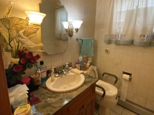 6134 Archer Ave, Chicago IL 60616-1943 exterior