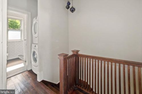 1933 Smt Pl, Washington DC 20002-1353 exterior