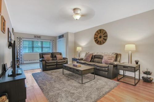 16 Prospect Ave, Middletown NY 10940-4117 exterior