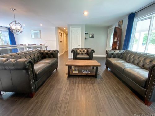 68 Pratt Rd, Killingly CT 06241-1740 exterior