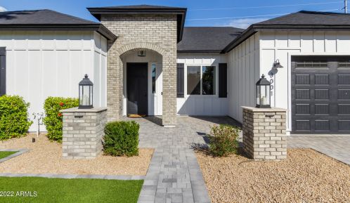 3001 47th Pl, Phoenix AZ  85018-7746 exterior