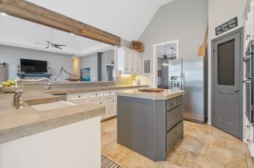 135 April Breeze St, Montgomery TX 77356-5882 exterior