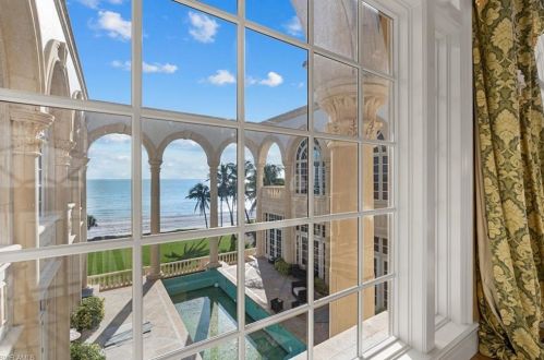 7613 Bay Colony Dr, Naples FL 34108-7756 exterior