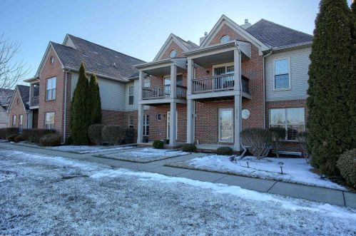 28719 Portsmouth Ct, New Baltimore, MI 48047-5439