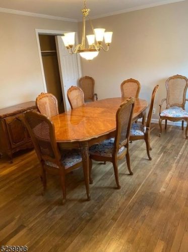 28 Phyllis Rd, Town Center NJ  07052-3526 exterior