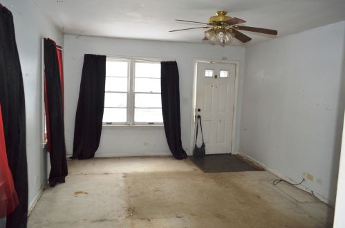 1114 Ash St, Waukegan IL 60087-5038 exterior