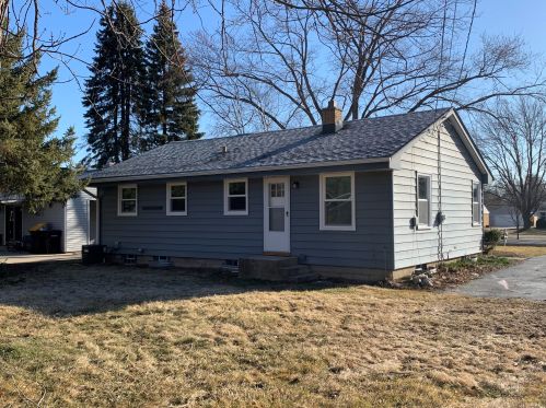 8495 51st St, Milwaukee, WI 53223-3001