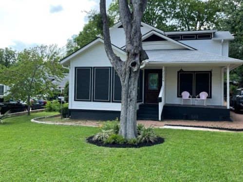 2204 Forest Trl, Austin TX  78703-2934 exterior