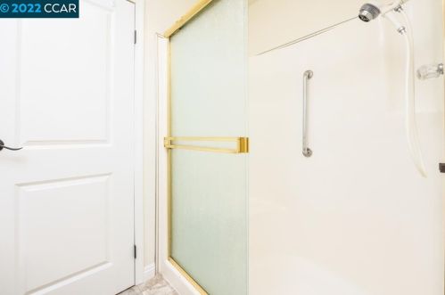 2081 Dalis Dr, Concord CA 94520-5423 exterior