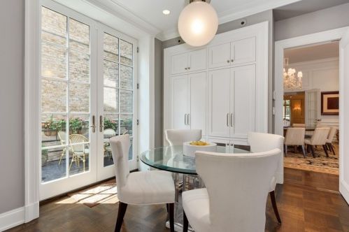 1521 State Pkwy, Chicago IL 60610-1613 exterior