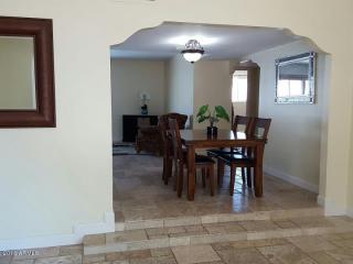 2142 Orangewood Ave, Phoenix AZ  85021-7757 exterior