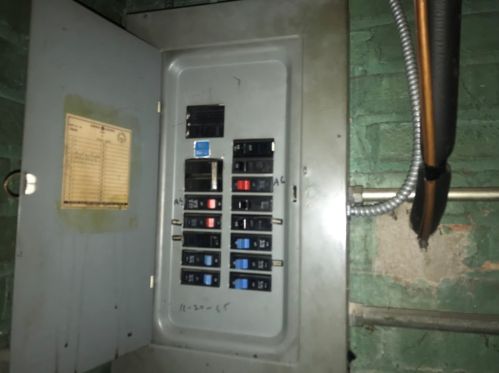 12411 Elizabeth St, Chicago IL 60827-5810 exterior