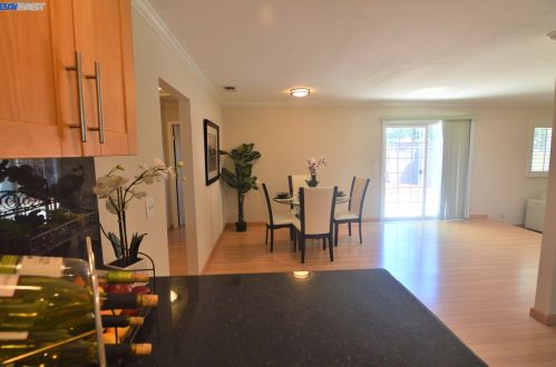 450 Taylor Dr, Milpitas, CA 95035-2824