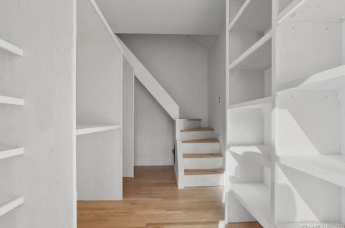 115 Pne Rdg Rd, Wilton CT 06897-2715 exterior