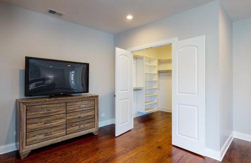 4934 Claremont Ave, Chicago IL  60625-1912 exterior