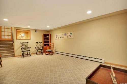 6 Cason Dr, Commack NY 11725-1909 exterior