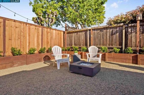 5507 Alaska Dr, Concord CA  94521-4009 exterior