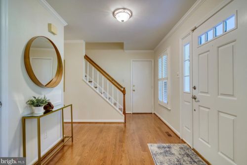 5823 Colfax Ave, Alexandria VA 22311-1013 exterior