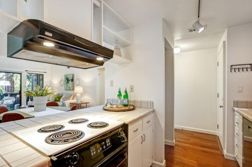 879 Camelback Pl, Concord CA 94523-1225 exterior