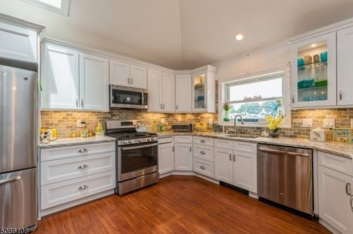 124 Hudson Ave, Hopatcong NJ  07843-1708 exterior