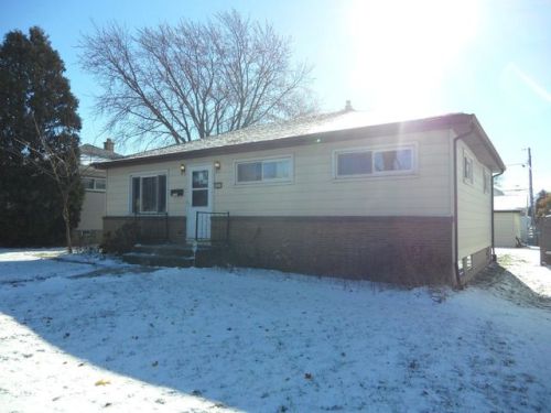 4931 Howard Ave, Milwaukee, WI 53220-2002