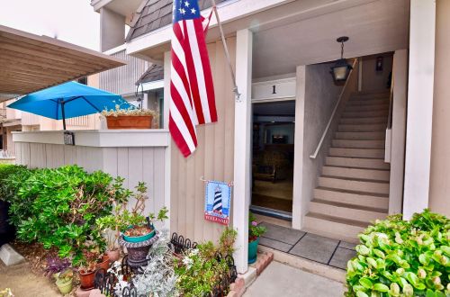 3131 Groton Way, San Diego, CA 92110-5426