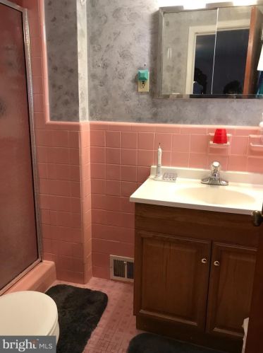 8827 Blue Grass Rd, Philadelphia PA 19114-3201 exterior