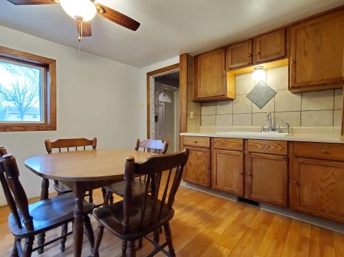 6665 58th St, Milwaukee, WI 53223-5933