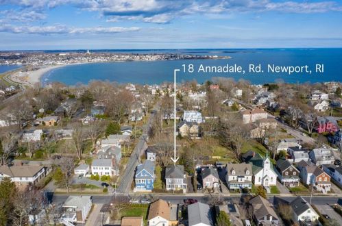 18 Annandale Rd, Middletown, RI 02840-3602