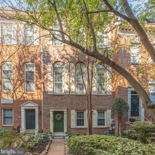 2456 Garnett Dr, Alexandria VA  22311-4908 exterior