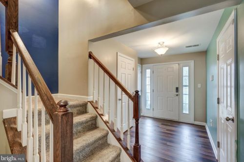 711 Grant Dr, Hanover PA  17331-2079 exterior