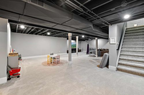 21192 Strawberry Hills Dr, Macomb Township MI 48044-2277 exterior