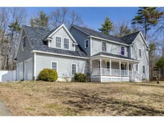 79 Calef Island Rd, Barrington, NH 03825-5371