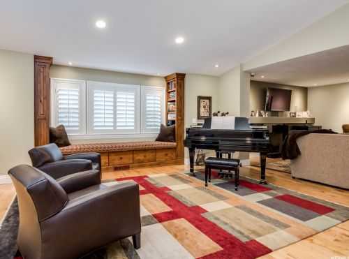 8616 Cima Dr, Sandy UT 84093-7060 exterior