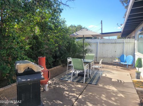 2114 Catalina Ave, Tucson AZ 85712-3225 exterior