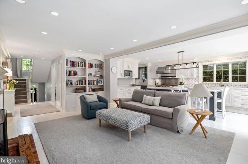 4654 Upton St, Washington DC 20016-2370 exterior