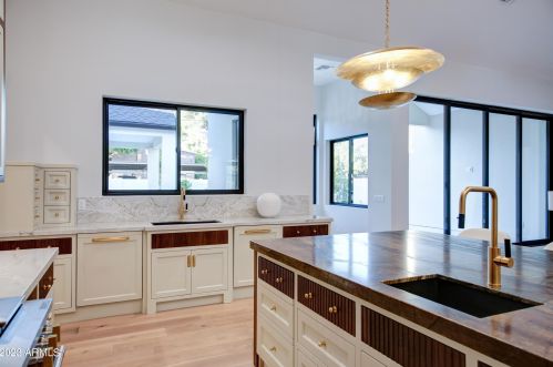 3942 Elm St, Phoenix AZ  85018-3616 exterior