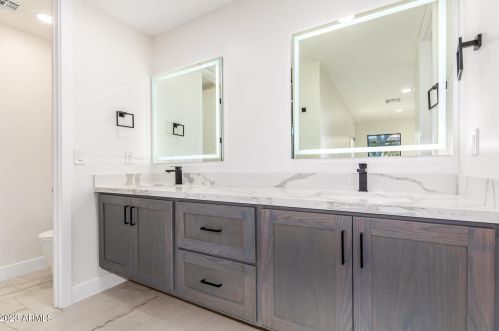 6111 31st Pl, Phoenix AZ  85016-2303 exterior