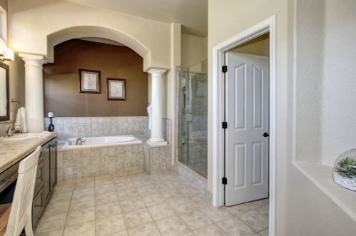 1086 Souza Dr, Folsom CA 95762-7556 exterior