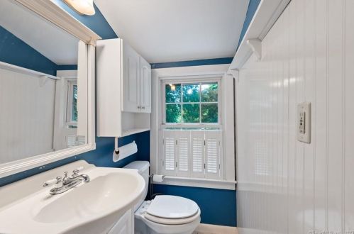 971 Farms Rd, Wallingford CT 06492-1807 exterior