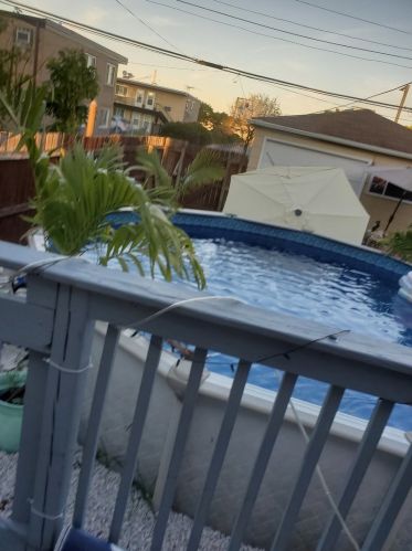 5435 Menard Ave, Chicago, IL 60638-2827