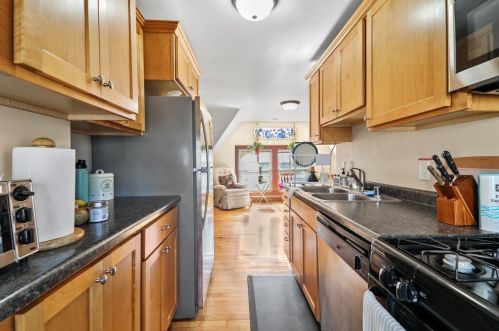 422 Baldwin St, Madison WI 53703-1746 exterior