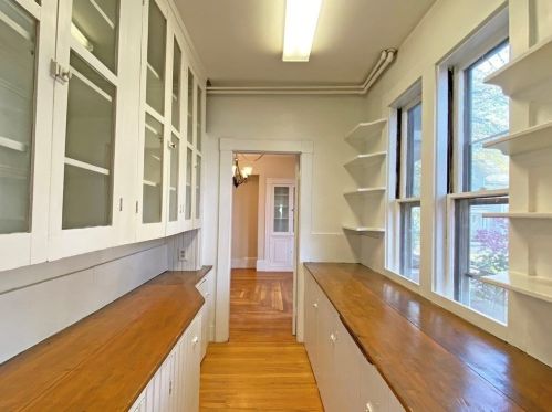 199 Church St, Newton MA 02458-2015 exterior