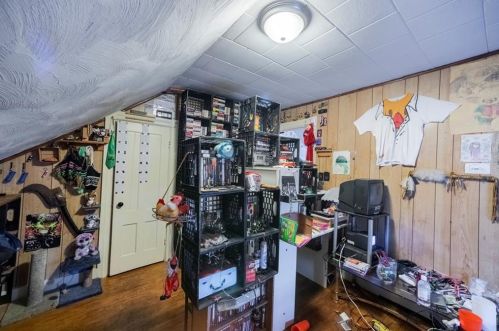 33 Cross St, Woonsocket RI 02895-5852 exterior