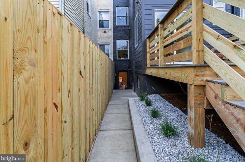 302 Rhode Is Ave, Washington DC 20001-1827 exterior