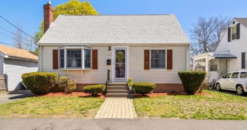 2 Johnson Ave, Peabody, MA 01960-5226